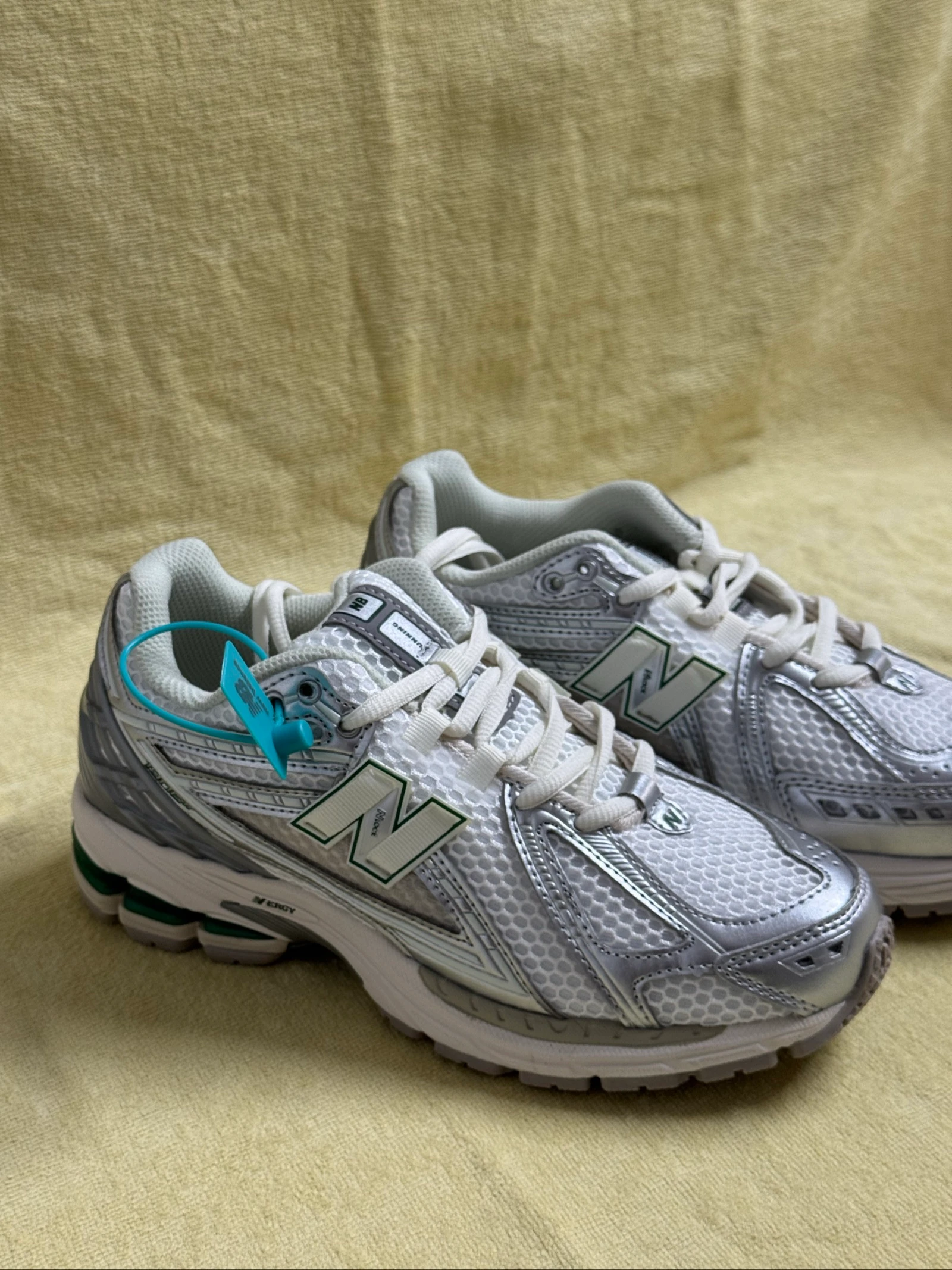 New balance 1906R white and green 